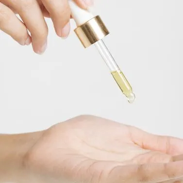 Application de l'huile de prune